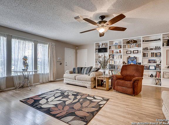 3rd image of 10450 Canyon Vlg