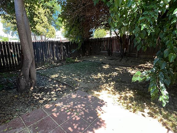 5th image of 6853 Trovita Way