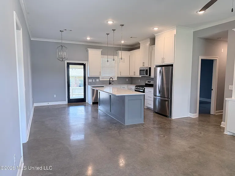 531 Birchwood Blvd — Photo 5