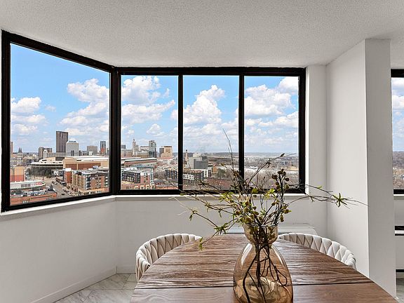 2nd image of 360 Sherman St #1607