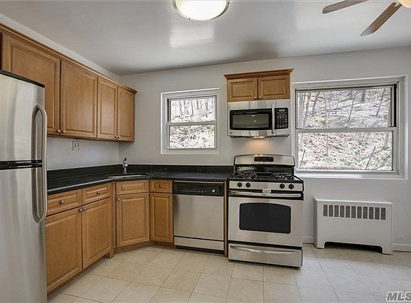 4th image of 300 Main St #215A