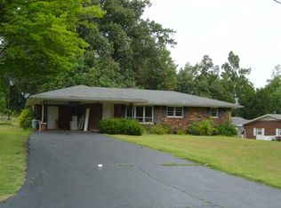112 Circle Dr, Benton, KY 42025