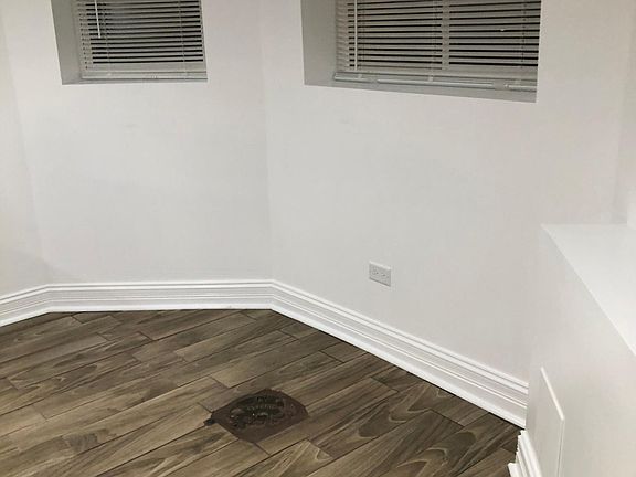 3rd image of 3141 N Davlin Ct #Basement