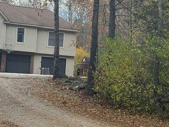 2nd image of 550 Stage Rd