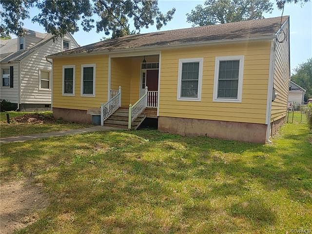 2nd image of 106 E Blake Ln