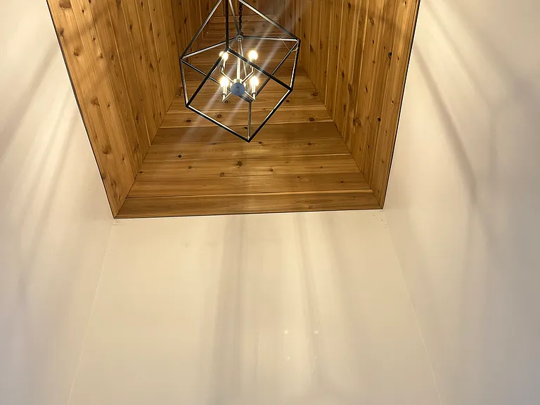 Foyer ceiling/chandelier