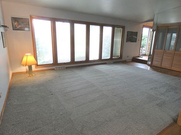 2nd image of 1042 S Center St