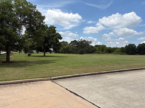 3rd image of 1219 Texas Pkwy