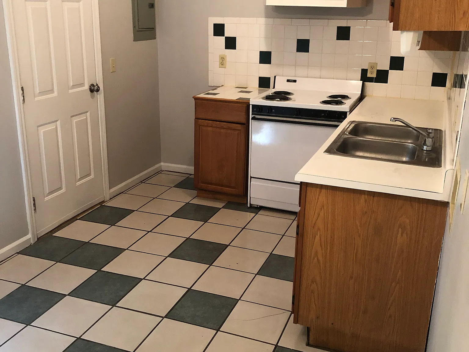 2 bed, 750 sqft, $850 — Photo 4
