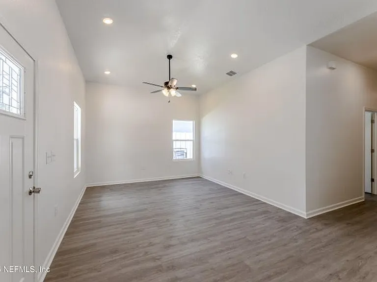 8123 Siskin Ave — Photo 3