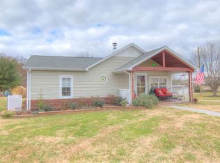 1017 Nichols St, White Pine, TN 37890