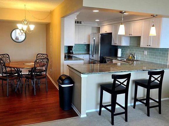 3rd image of 632 Edgewater Dr Unit 732