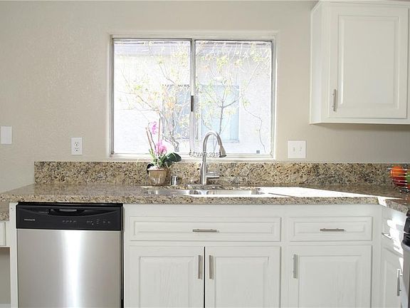 5th image of 705 Sportsman Dr