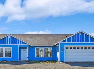 891 Seabird Dr SW, Bandon, OR 97411