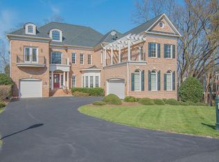18208 Shinniecock Hills Pl, Leesburg, VA 20176
