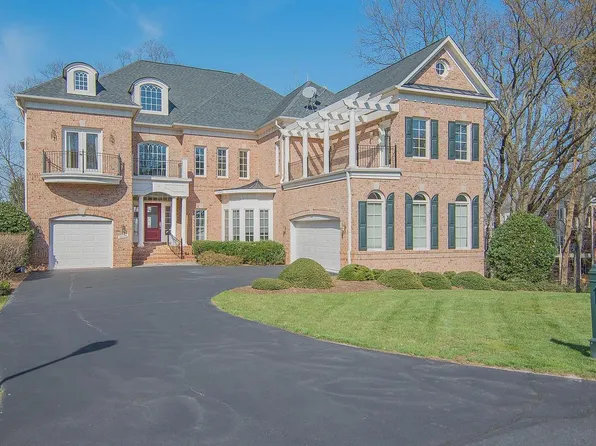 18208 Shinniecock Hills Pl, Leesburg, VA 20176