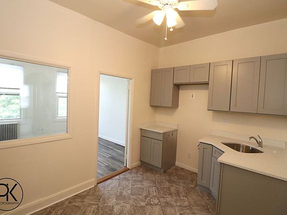 4th image of 204 Kingsland Ave APT 3R