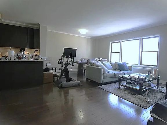 4th image of 333 E 34th St #17B