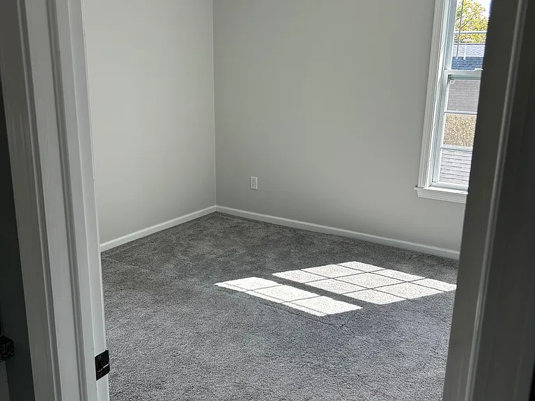 559 W 10th St #2 — Photo 10