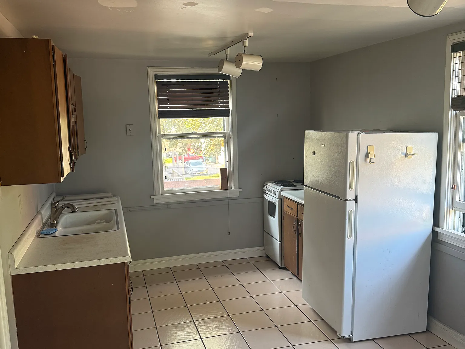 1 bed, 750 sqft, $1,400 — Photo 3