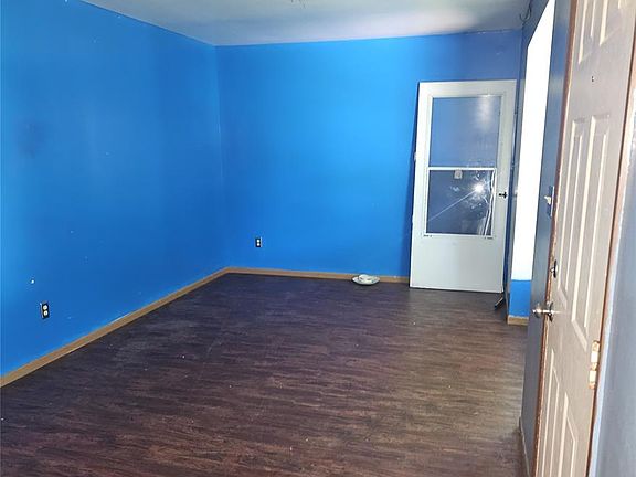 5th image of 716 Bell Ave