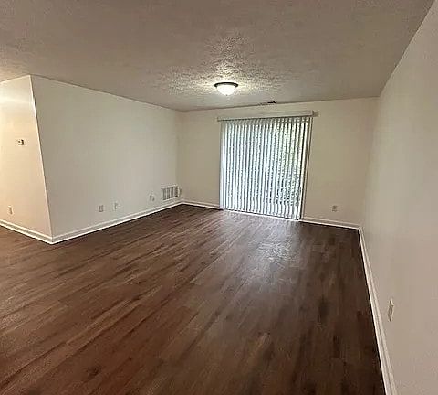 4th image of 2431 Mustang Dr APT 14