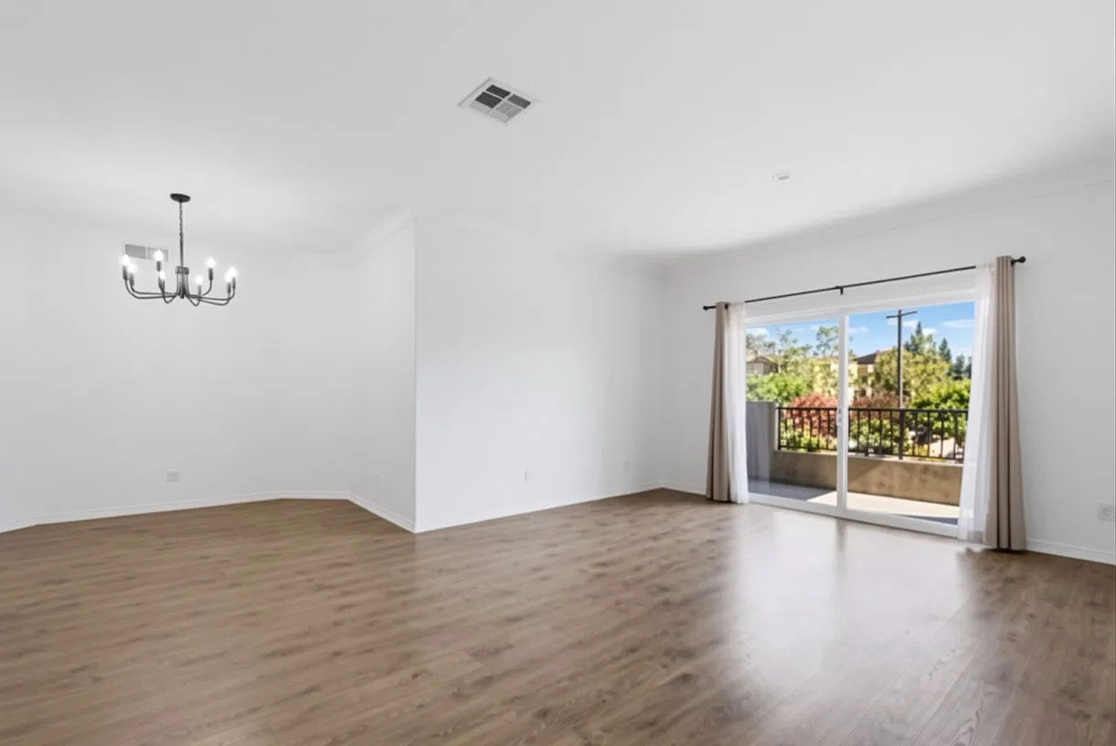 3 bed, 2.5 bath, 1411 sqft, $3,350 — Photo 3