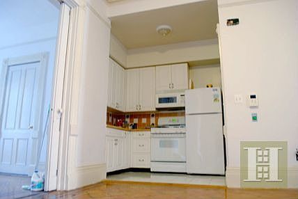 2nd image of 52 W 130th St