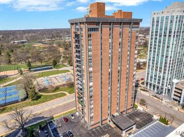 200 S Brentwood Blvd APT 2F, Saint Louis, MO 63105