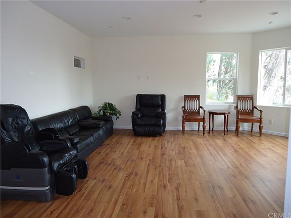 2nd image of 1264 E Andreas Ave