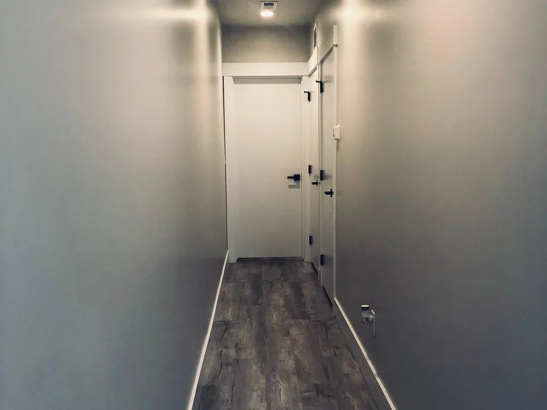 423 E 2100 S — Photo 13