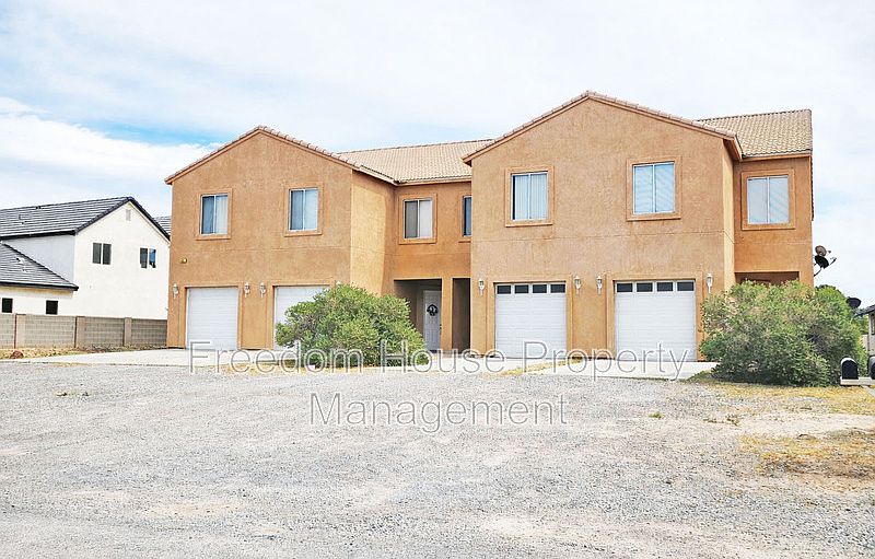 1st image of 1421 Star Rd #4