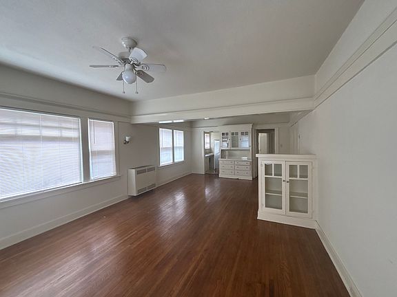 2nd image of 1522 E 1st St #1522