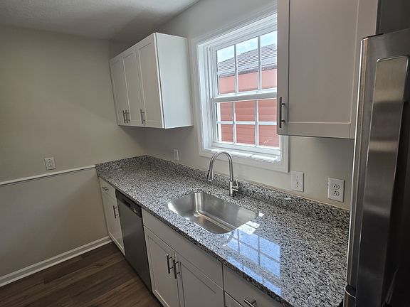 2nd image of 1686 Classic View Dr #B