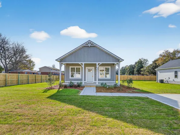 609 W Godwin St, Dunn, NC 28334