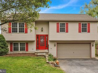 2304 Nancy Lee Ave, Lebanon, PA 17042