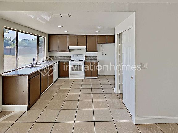 5th image of 7801 Cirano Ct