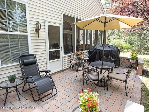 4th image of 16 Winding River Ct