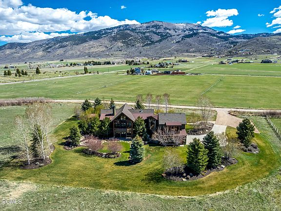 3rd image of 2579 Splendor Valley Rd