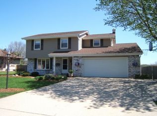 4020 S Quimby Ave, New Berlin, WI 53151