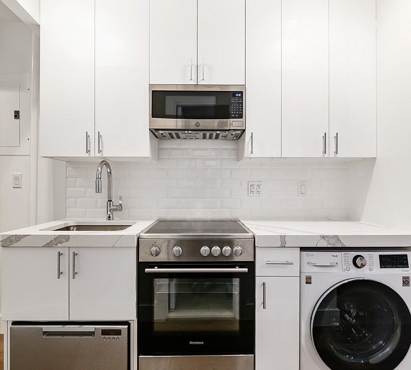1st image of 130 Allen St APT 10