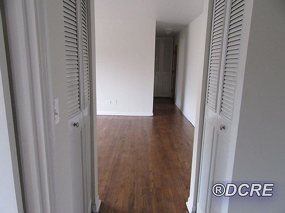 5th image of 1441 W Howard St APT 414