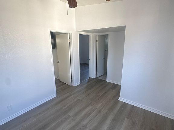 3rd image of 4758 Oak St #4758