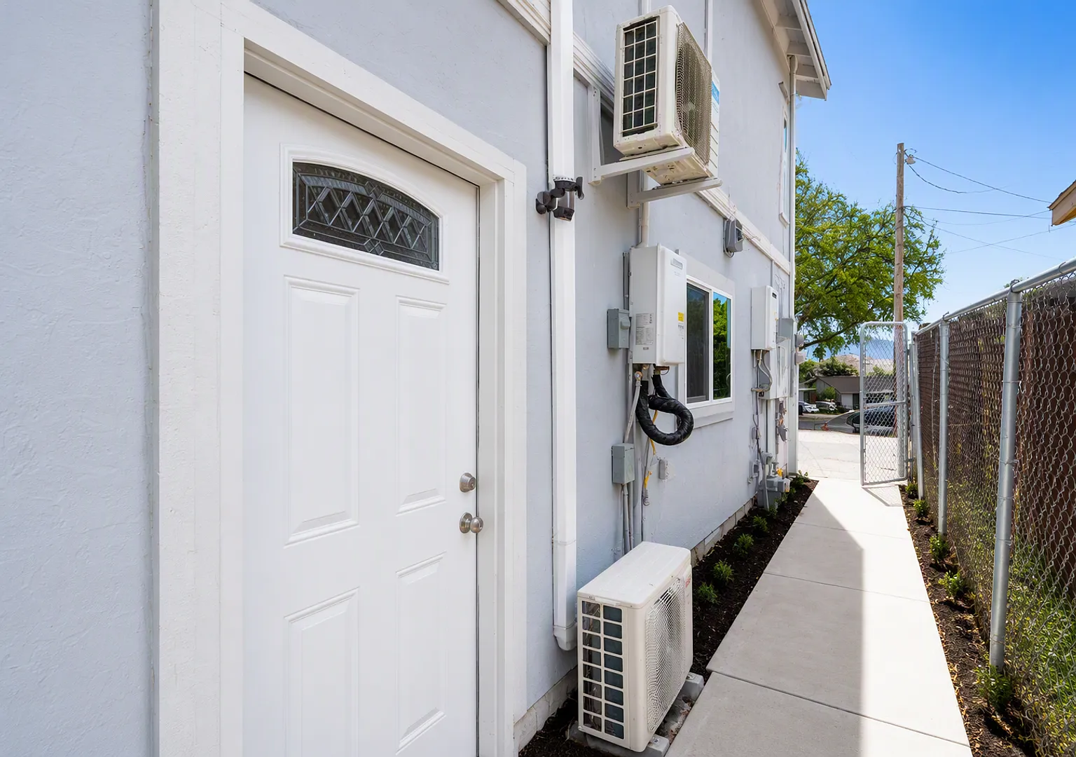 6187 Vanessa Street — Photo 1