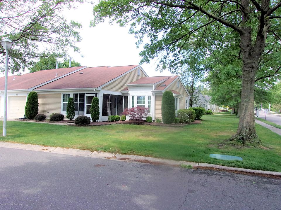 1st image of 1163B Thornbury Ln