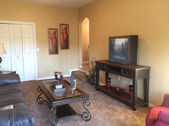 4th image of 610 Spruce Dr