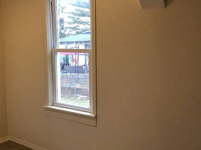 547 S 2nd St — Photo 11