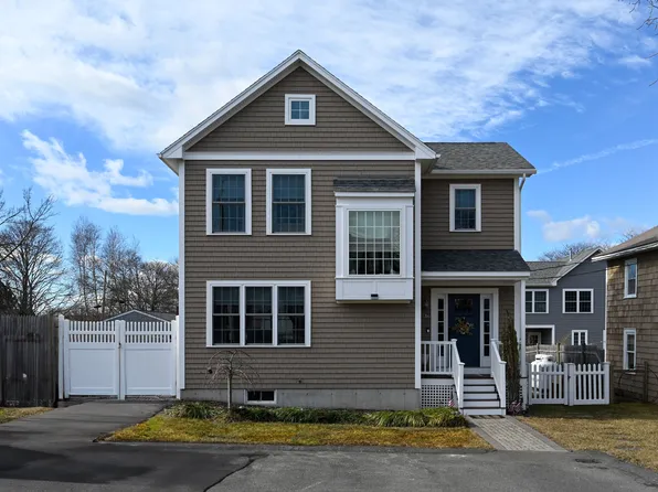 (undisclosed Address), Portsmouth, RI 02871