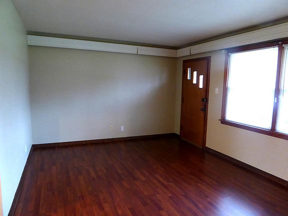 5th image of 5049 Stone Ave