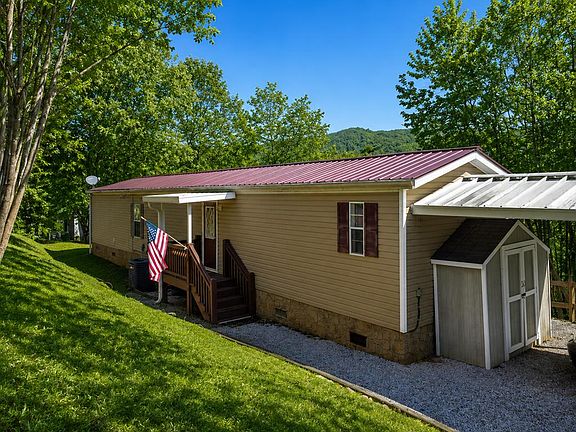 3rd image of 365 Carolina Village Cir